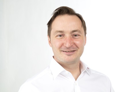 Andreas Stolp HUGRO Vertrieb / Innendienst +49(0)7681/4073-29 andreas.stolp@hugro.com